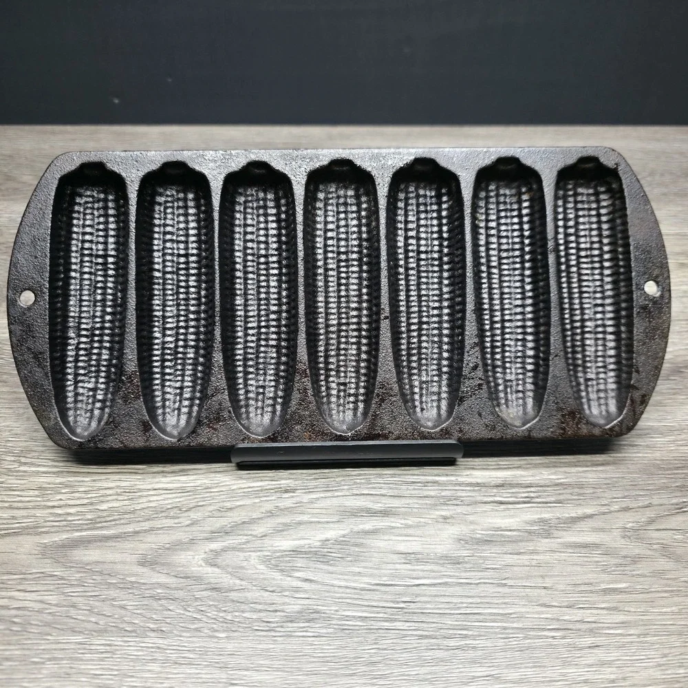 Vintage Lodge Cast Iron 7 Stick Cornbread Muffin Pan Model 27C2 USA